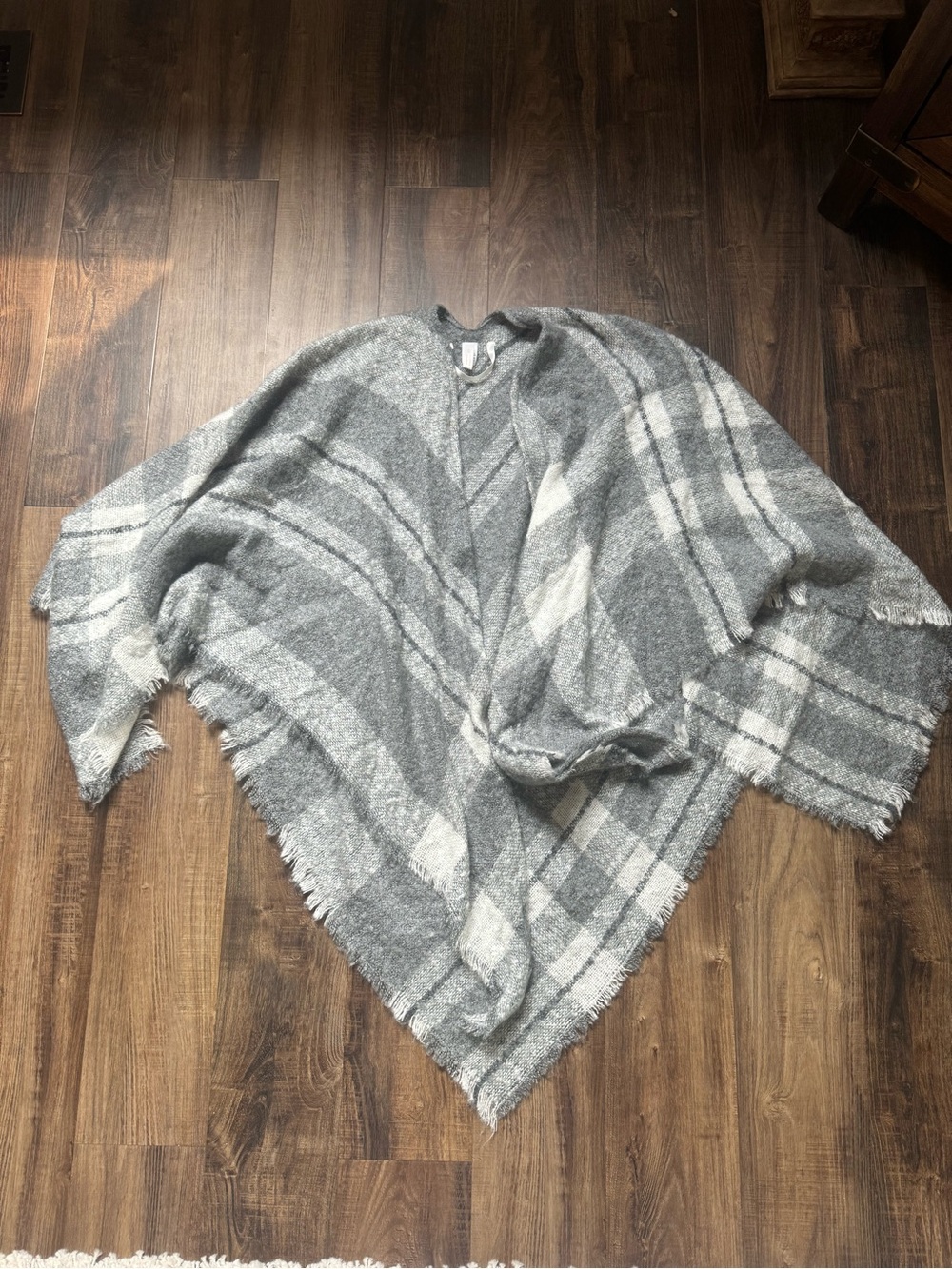 LC Lauren Conrad Gray and White Fringe Scarf